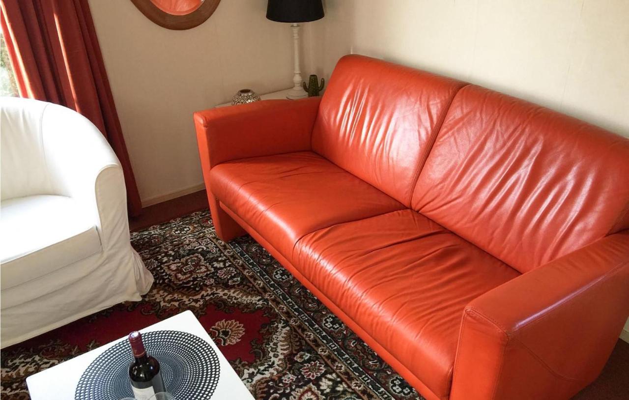 2 Bedroom Awesome Home In Tzummarum Экстерьер фото